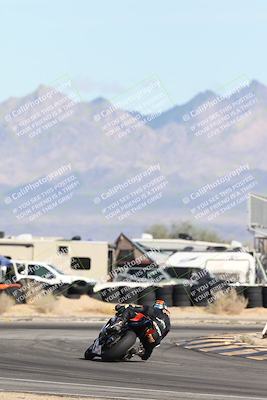 media/Nov-16-2025-Race Pace (Sun) [[8c5fa54630]]/Non Verified Riders (1st 20 Minutes)/4-Turn 16 (1116am)/